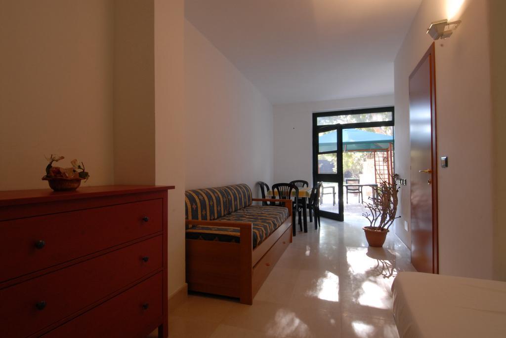 Villaggio Camping Uria Foce Varano Exteriör bild