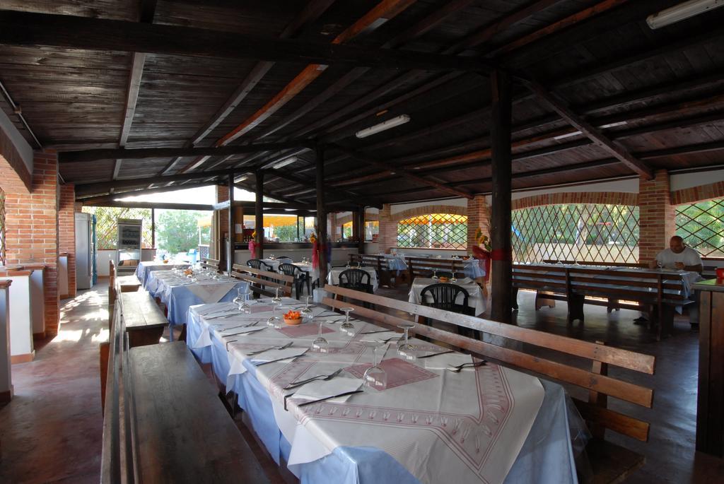 Villaggio Camping Uria Foce Varano Exteriör bild