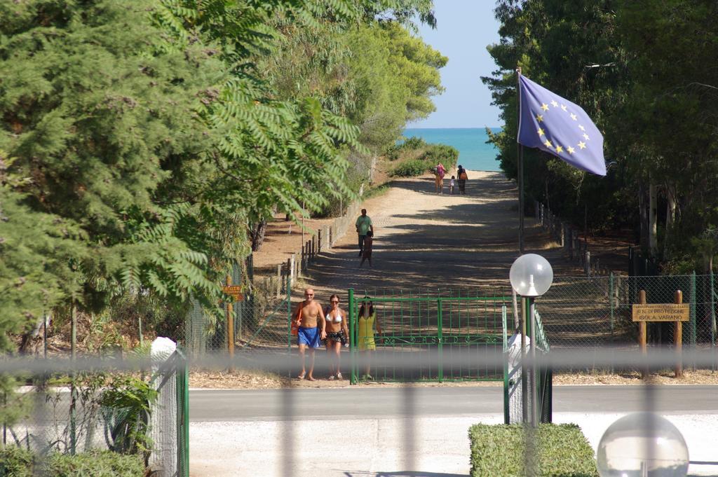 Villaggio Camping Uria Foce Varano Exteriör bild