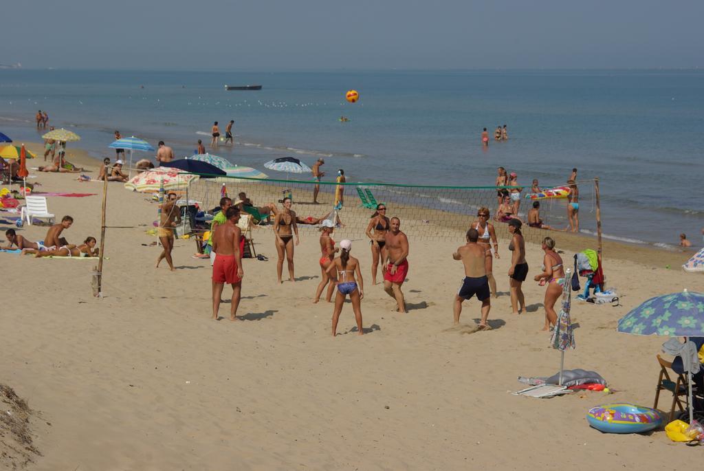 Villaggio Camping Uria Foce Varano Exteriör bild