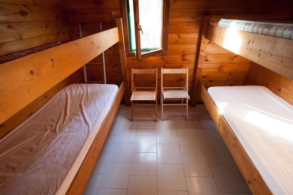 Villaggio Camping Uria Foce Varano Exteriör bild