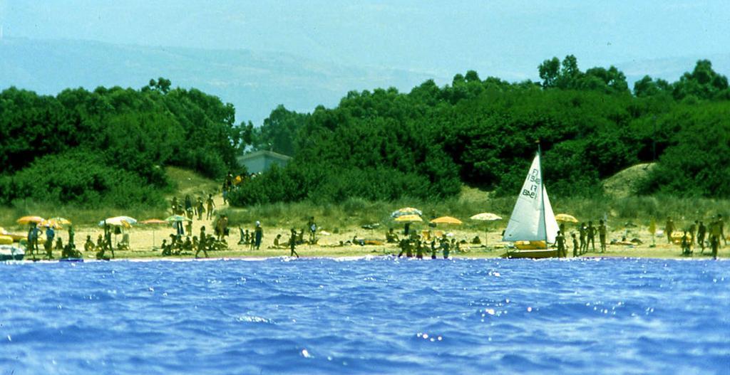 Villaggio Camping Uria Foce Varano Exteriör bild