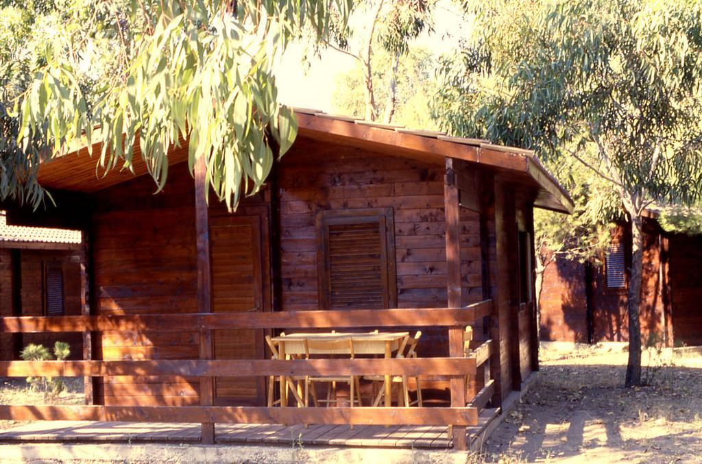 Villaggio Camping Uria Foce Varano Exteriör bild