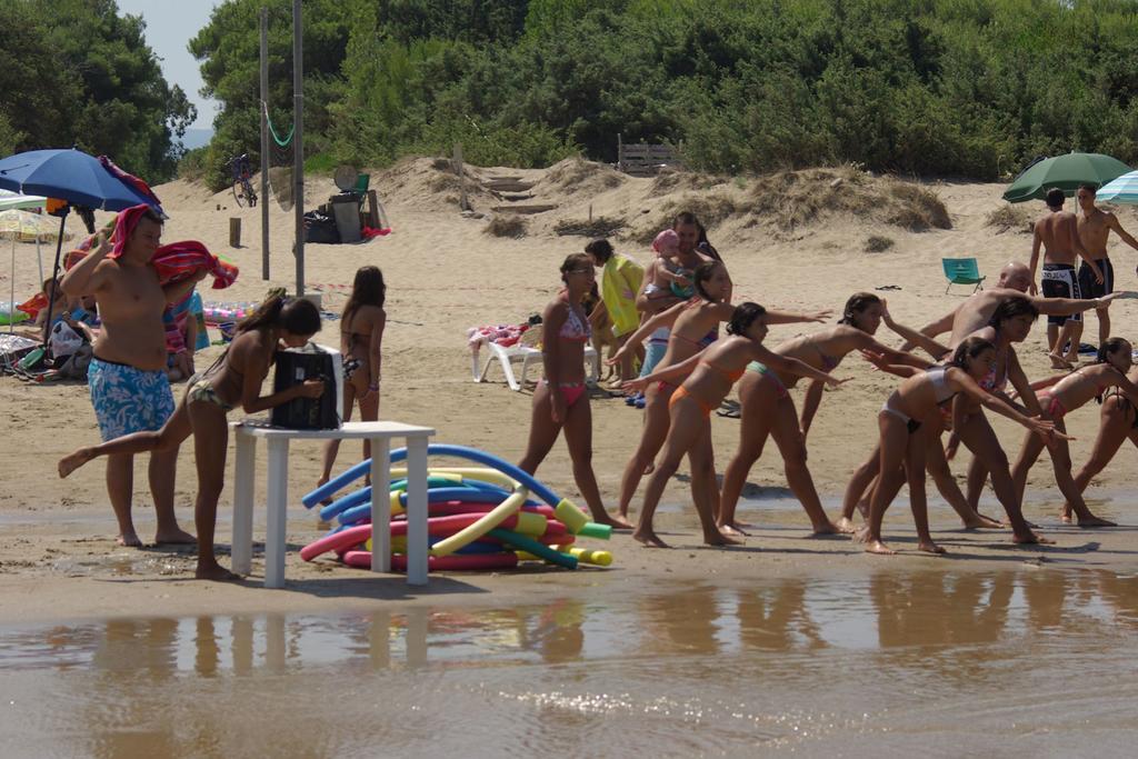 Villaggio Camping Uria Foce Varano Exteriör bild