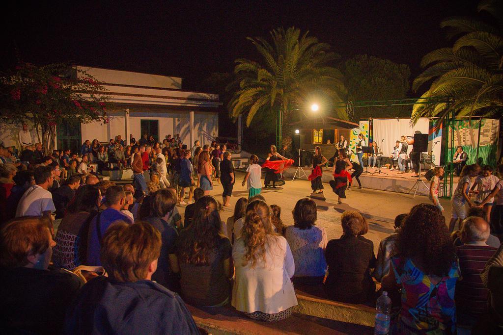 Villaggio Camping Uria Foce Varano Exteriör bild