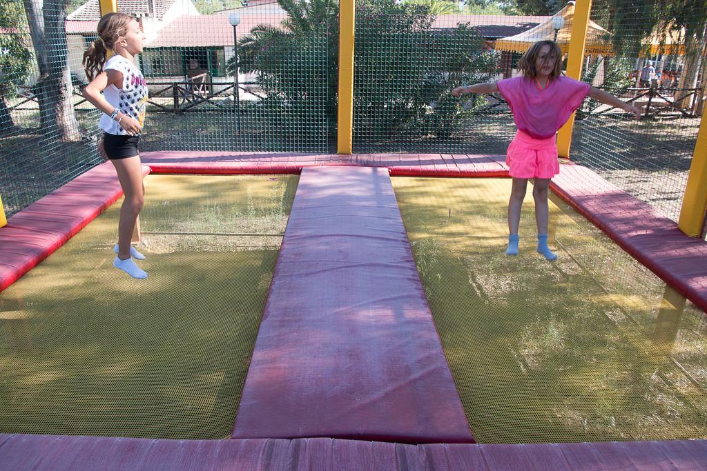 Villaggio Camping Uria Foce Varano Exteriör bild