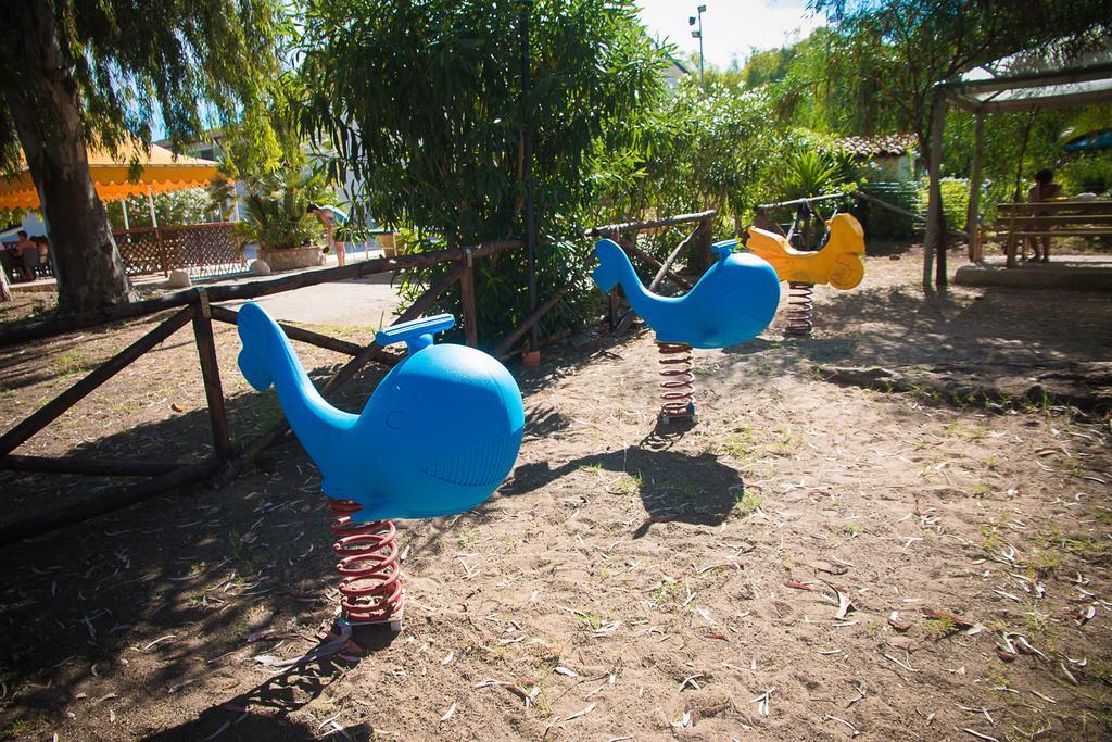 Villaggio Camping Uria Foce Varano Exteriör bild